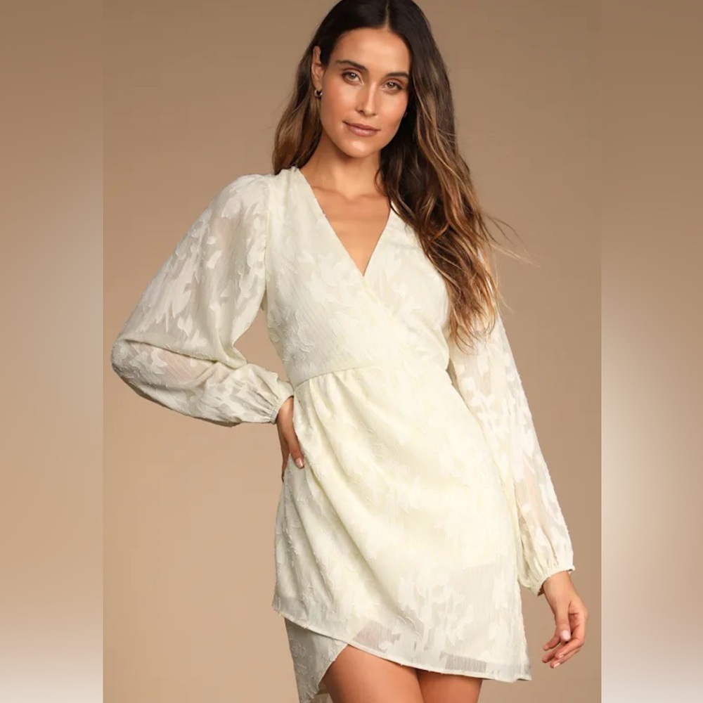NWT Lulus Meant to Shine Ivory Floral Jacquard Long Sleeve Mini Dress